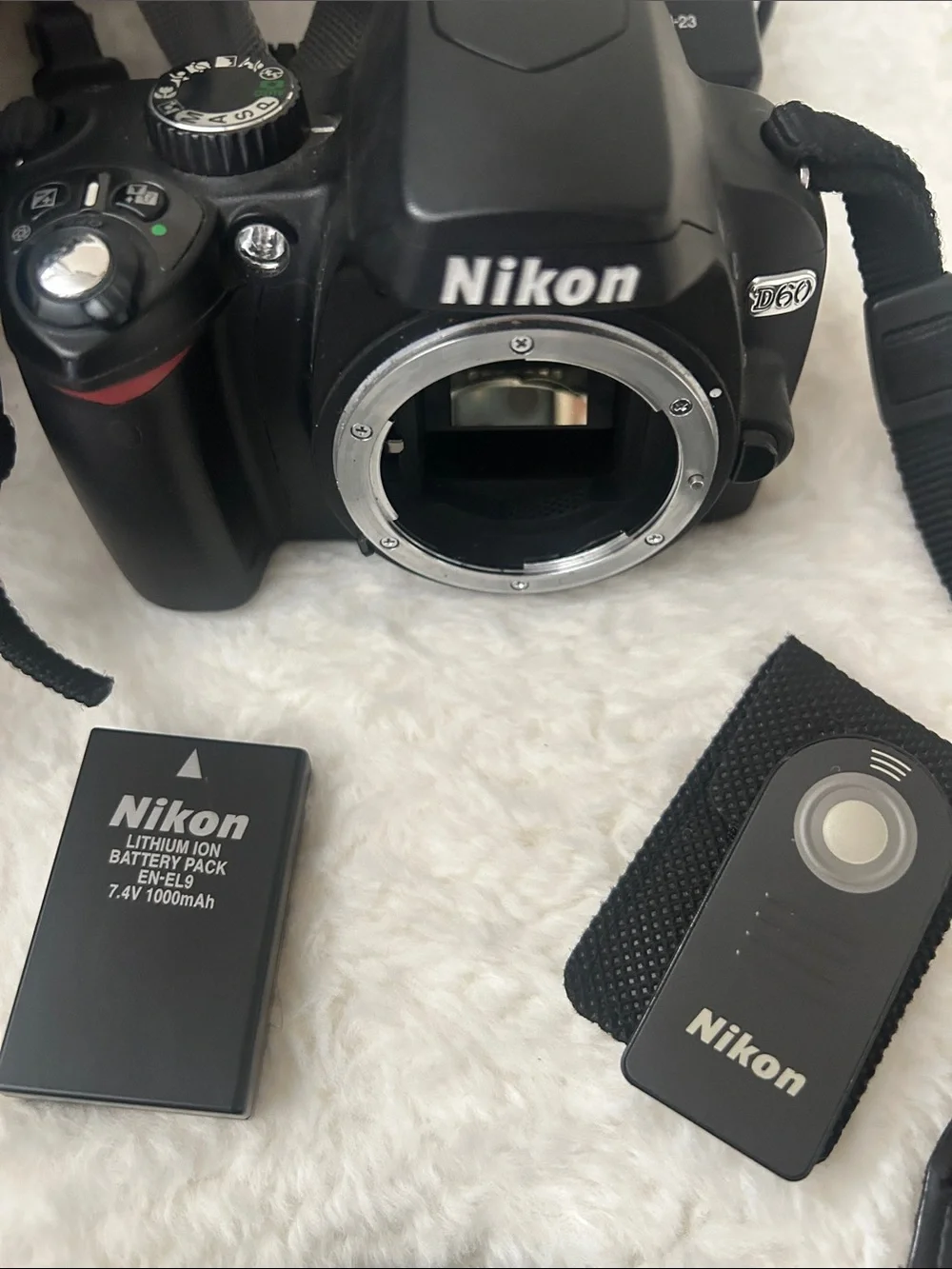 Nikon D60 Camera complete kit DSLR @ book